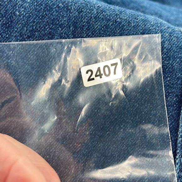 1987 Eddie Bauer 37” inseam size med high waisted  jeans.  Boot cut  & generous - Picture 11 of 11